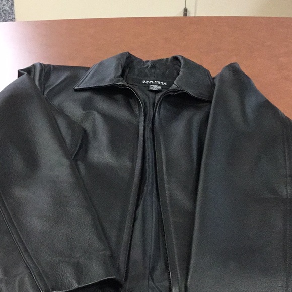 Leather jacket - Picture 6 of 6